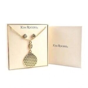 Kim Rogers | Gold Tone Textured Teardrop Necklace